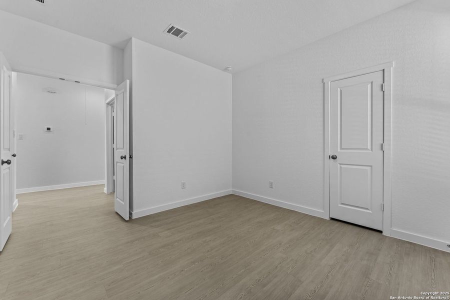 Spacious, unfurnished interior of a new home in , New Braunfels (Image 15). Spacious, unfurnished interior of a new home in , New Braunfels (Image 15).