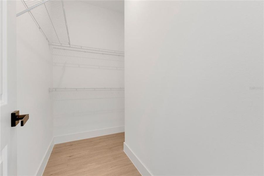 Spacious, unfurnished interior of a new home in , Orlando (Image 22).