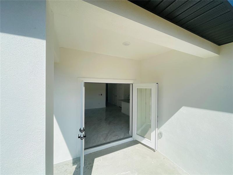 Exterior details and patio area of a home in , Eustis (Image 17).