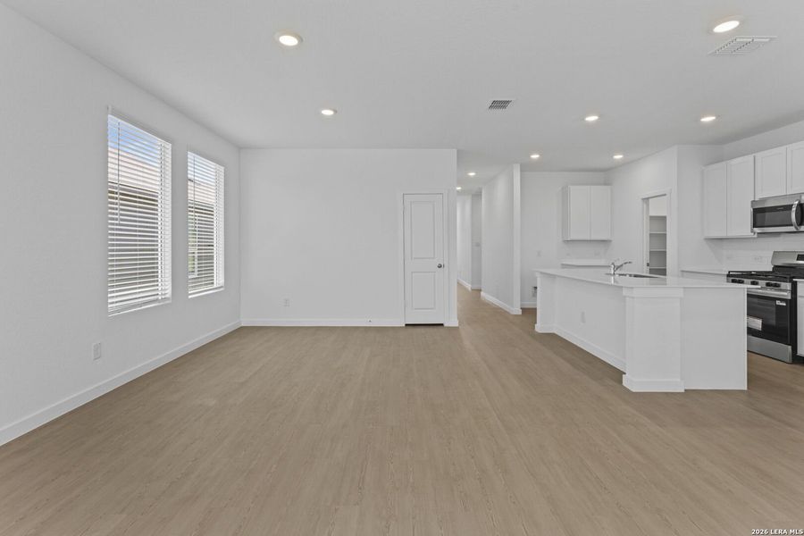 Spacious, unfurnished interior of a new home in Hightop Ridge, Converse (Image 14).