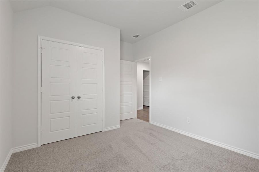 Spacious, unfurnished interior of a new home in Burgess Meadows, Cleburne (Image 9).