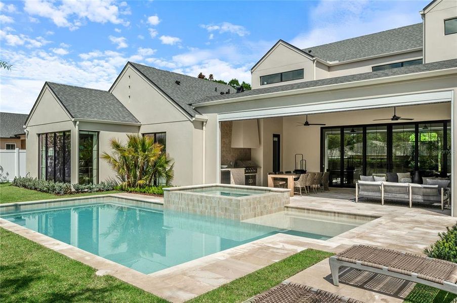 Exterior details and patio area of a home in , Orlando (Image 30).