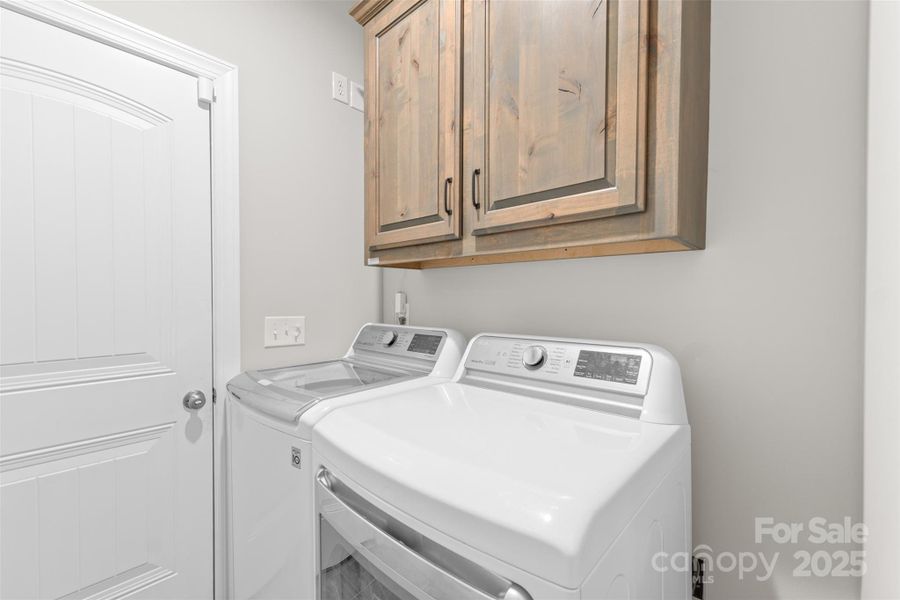 Main level laundry room