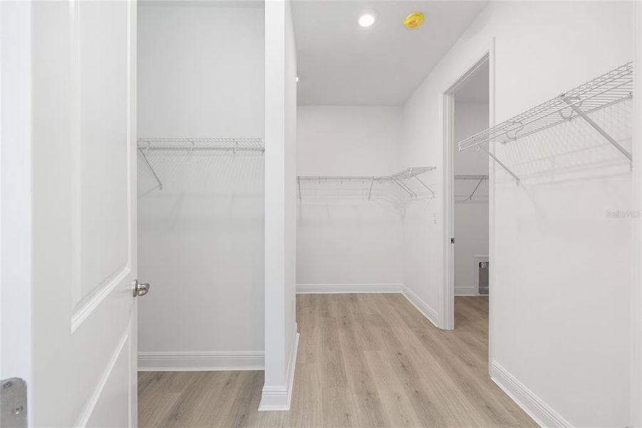 Spacious, unfurnished interior of a new home in , Ocala (Image 37).