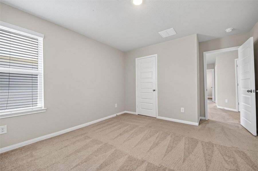 Spacious, unfurnished interior of a new home in River's Edge, Conroe (Image 42). Spacious, unfurnished interior of a new home in River's Edge, Conroe (Image 42).