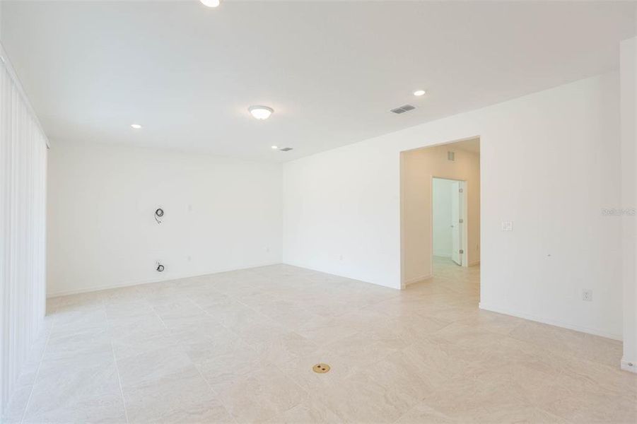 Spacious, unfurnished interior of a new home in Valri Forest, Valrico (Image 21). Spacious, unfurnished interior of a new home in Valri Forest, Valrico (Image 21).