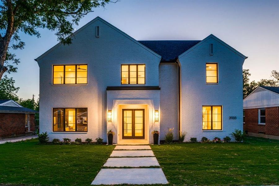 Front exterior of a new home in , Dallas, TX, highlighting curb appeal (Image 1). Front exterior of a new home in , Dallas, TX, highlighting curb appeal (Image 1).