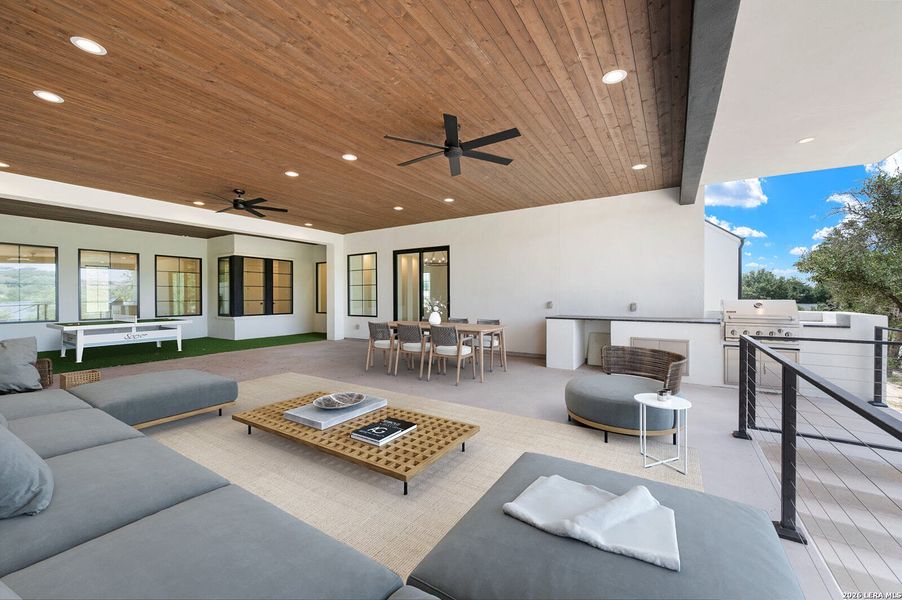 Exterior details and patio area of a home in , San Antonio (Image 24).
