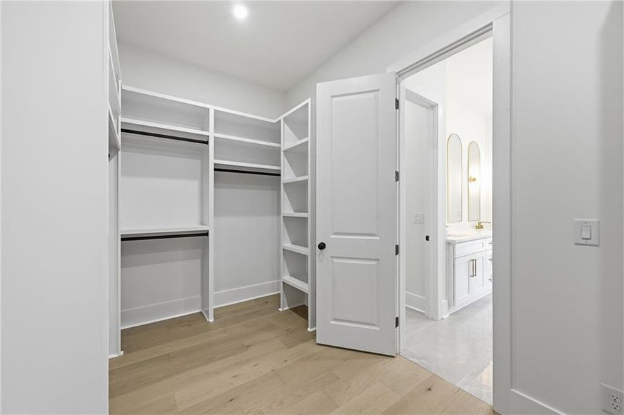 Spacious, unfurnished interior of a new home in , Demorest (Image 40).
