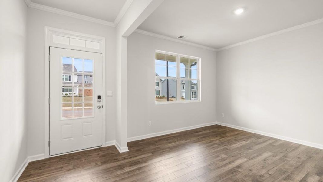 Spacious, unfurnished interior of a new home in Thompson Ridge, Dallas (Image 23).