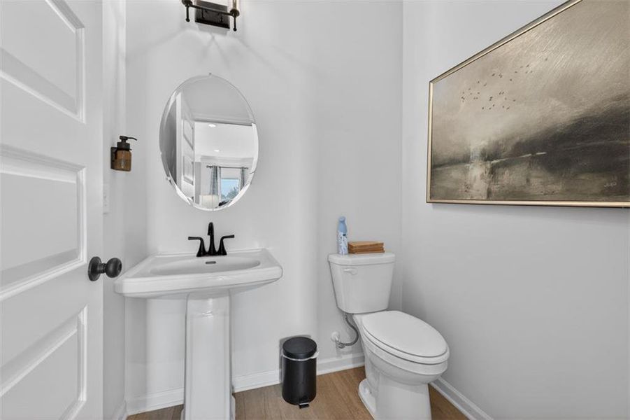 Furnished interior view inside a new home in Oakmont, Dallas (Image 26).