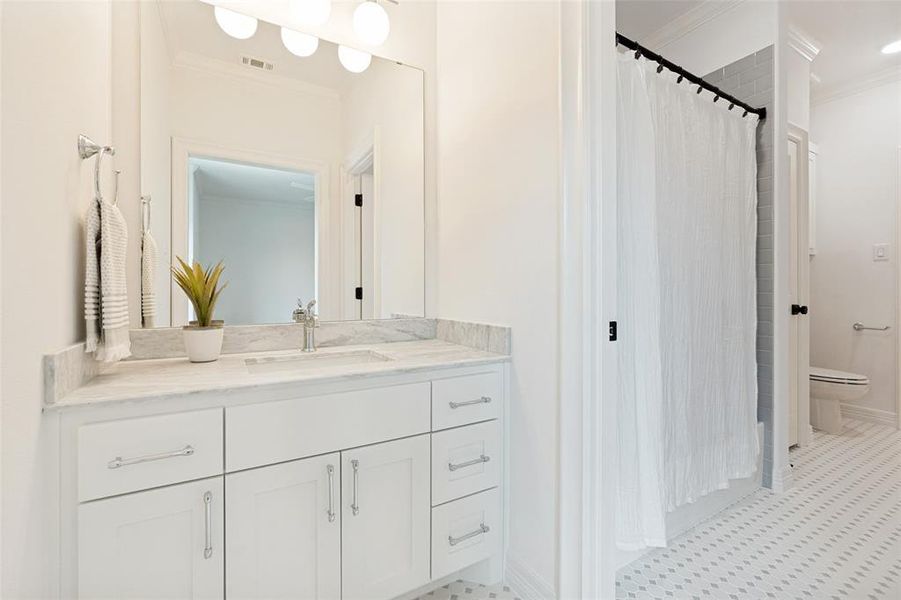 Furnished interior view inside a new home in , Dallas (Image 12).