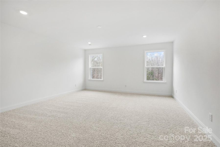 Spacious, unfurnished interior of a new home in Forest Creek, Waxhaw (Image 18).