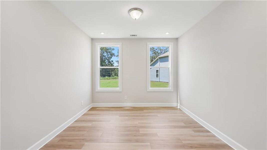 Spacious, unfurnished interior of a new home in Cresswind Georgia at Twin Lakes, Hoschton (Image 25).