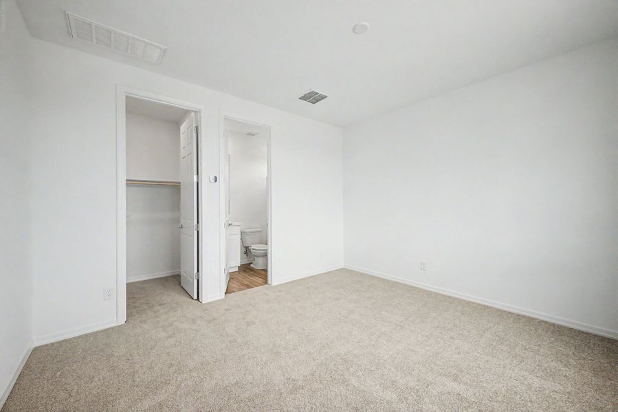 Spacious, unfurnished interior of a new home in White Tank Vistas, Waddell (Image 17).