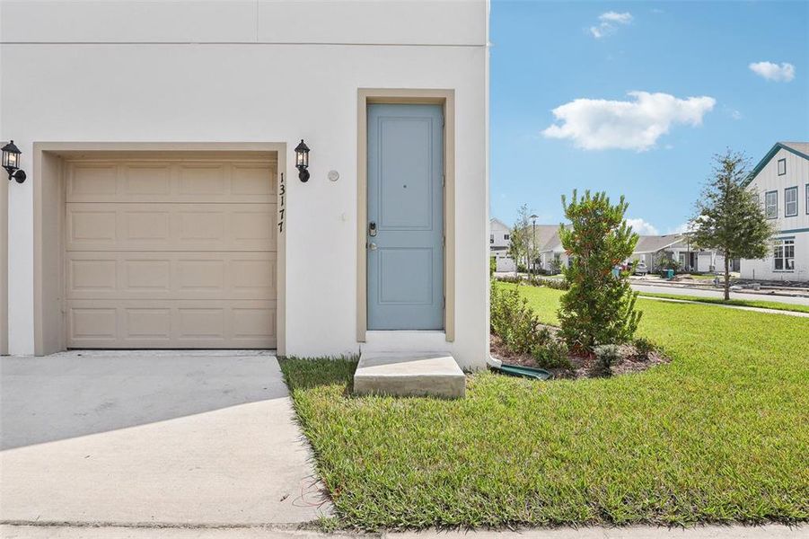Exterior details and patio area of a home in Laureate Park, Orlando (Image 3).