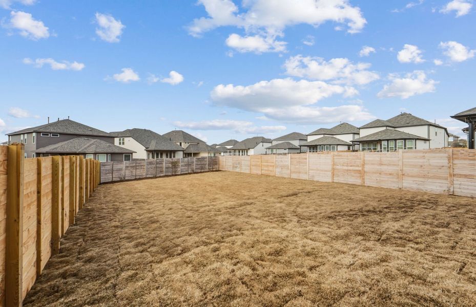 Exterior details and patio area of a home in Horizon Lake, Leander (Image 25).