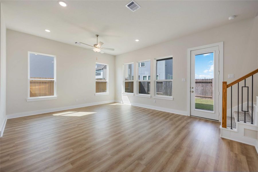 Spacious, unfurnished interior of a new home in Alicante, Houston (Image 14). Spacious, unfurnished interior of a new home in Alicante, Houston (Image 14).