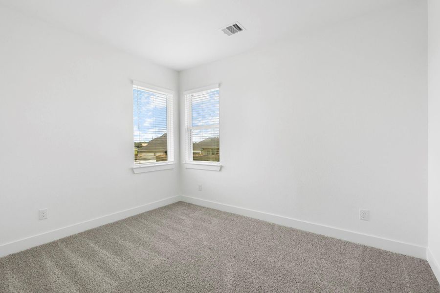 Spacious, unfurnished interior of a new home in Riceland, Mont Belvieu (Image 23).