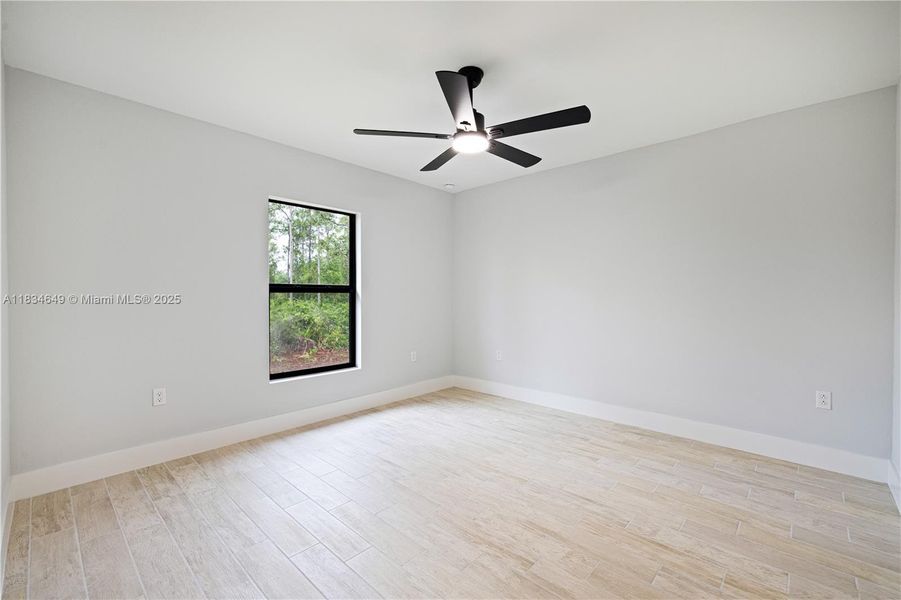 Spacious, unfurnished interior of a new home in , Lehigh Acres (Image 38).