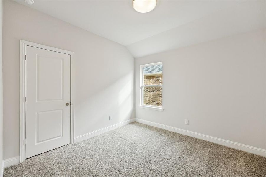 Spacious, unfurnished interior of a new home in Venetian, Weston (Image 16).