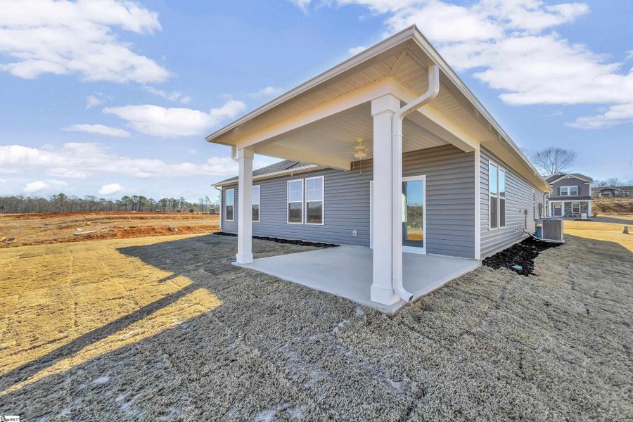 Exterior details and patio area of a home in Lynbrook, Boiling Springs (Image 3).