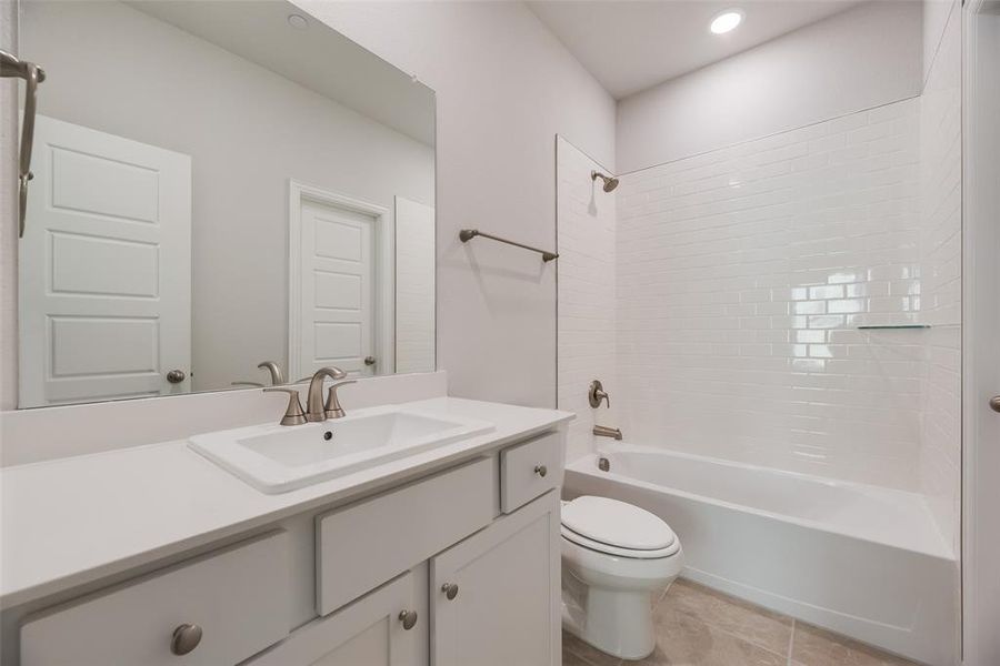 Furnished interior view inside a new home in , Frisco (Image 11).