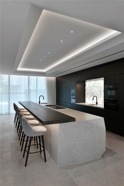 Community amenities in , Miami Beach (Image 30).