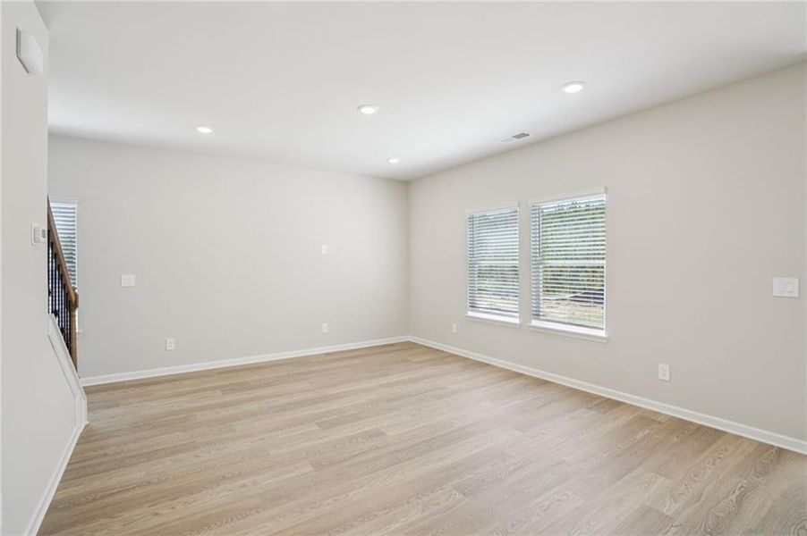 Spacious, unfurnished interior of a new home in Hawthorne Station, College Park (Image 34).