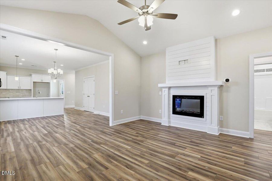 15-606 S Vance St-15