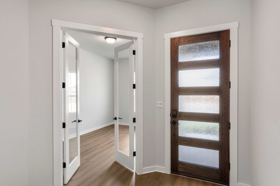 Spacious, unfurnished interior of a new home in Lariat, Liberty Hill (Image 17).