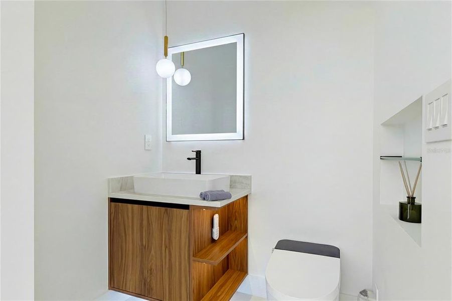 Furnished interior view inside a new home in , Cape Coral (Image 9).