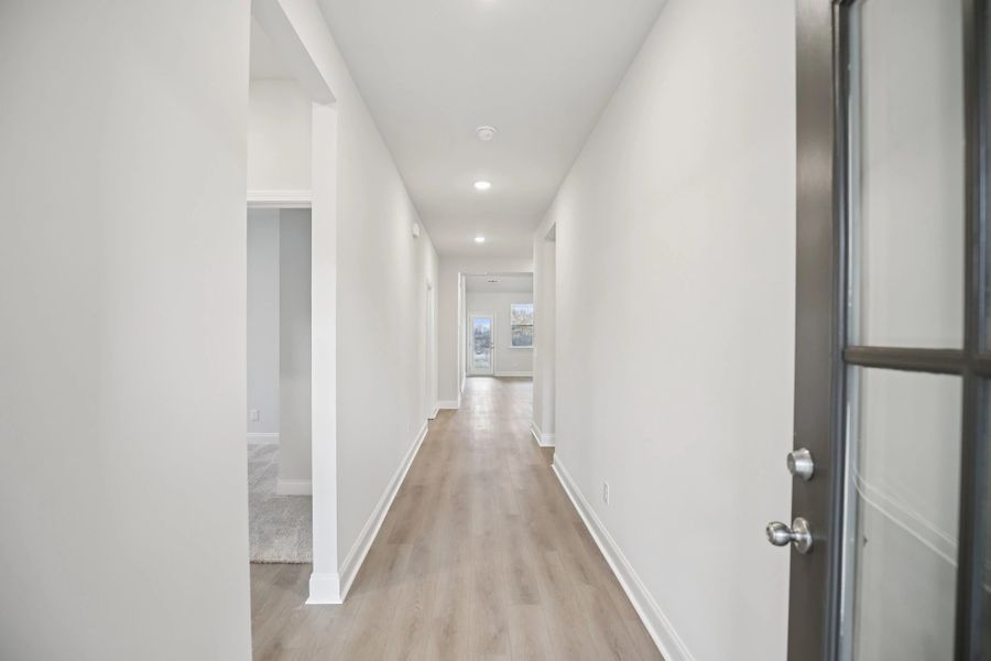 Spacious, unfurnished interior of a new home in Willow Landing, Mount Juliet (Image 21).