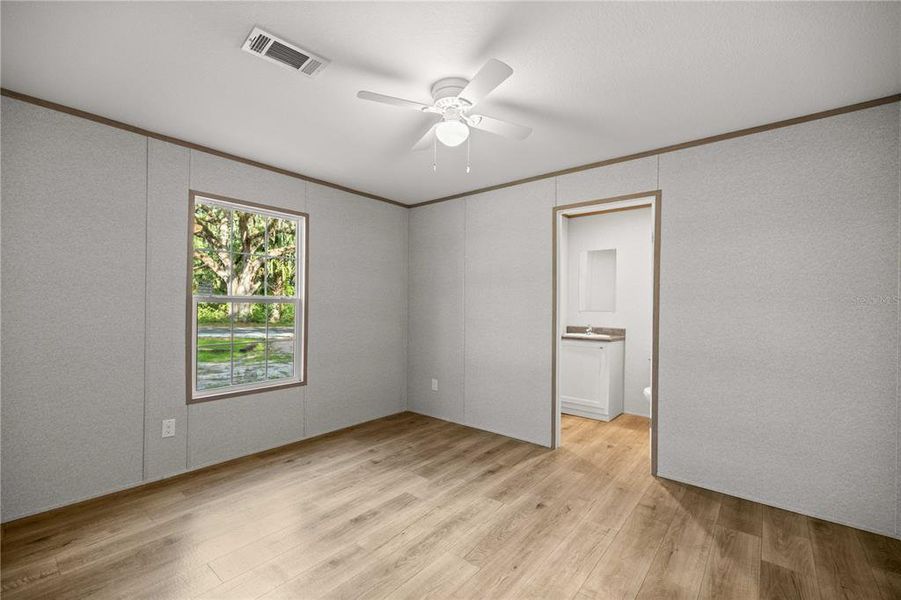 Spacious, unfurnished interior of a new home in , Ocklawaha (Image 14).