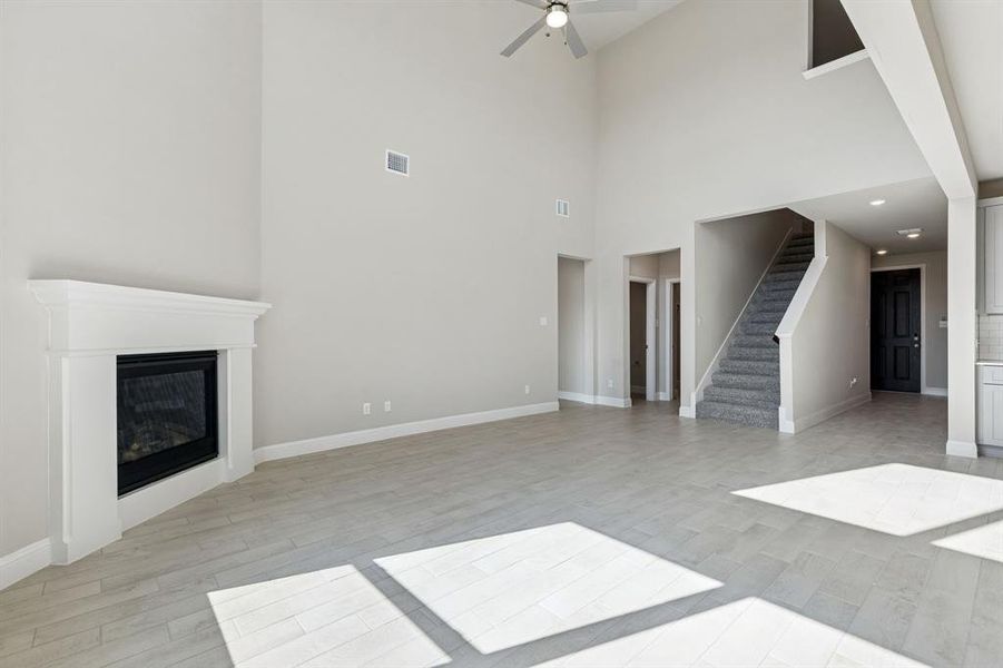 Spacious, unfurnished interior of a new home in Venetian, Weston (Image 20).