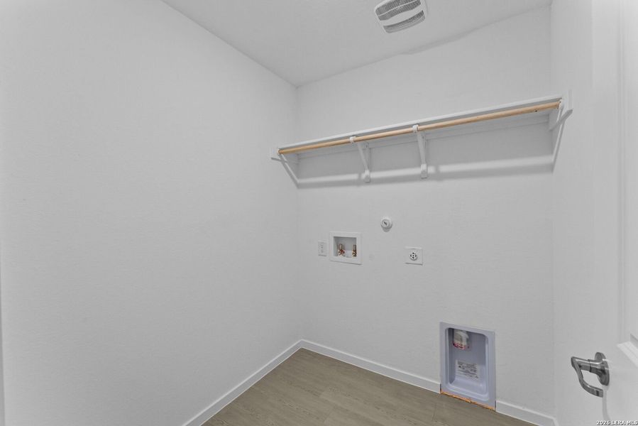 Spacious, unfurnished interior of a new home in Smiley Ranch, San Antonio (Image 17). Spacious, unfurnished interior of a new home in Smiley Ranch, San Antonio (Image 17).