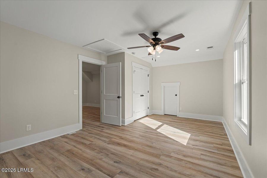 Spacious, unfurnished interior of a new home in , Beaufort (Image 69).