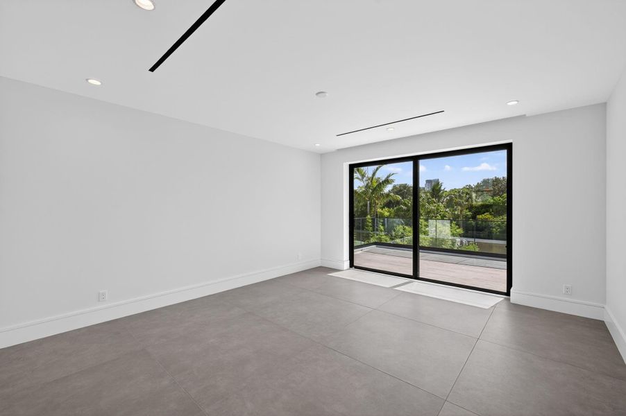 Spacious, unfurnished interior of a new home in , Fort Lauderdale (Image 53). Spacious, unfurnished interior of a new home in , Fort Lauderdale (Image 53).