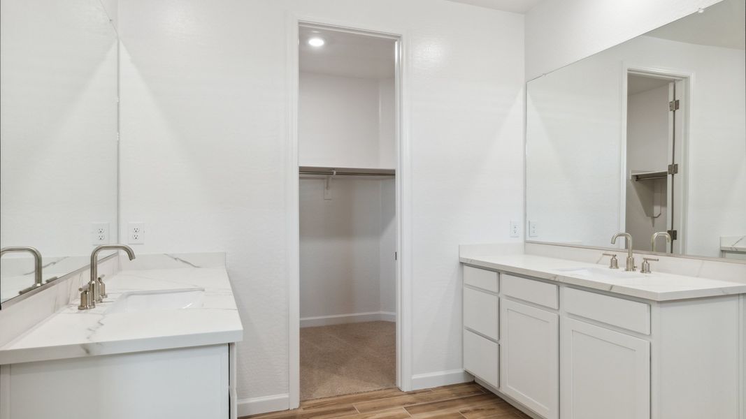 Furnished interior view inside a new home in Aloravita, Peoria (Image 10).