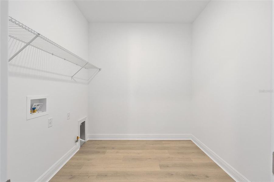 Spacious, unfurnished interior of a new home in , Ocala (Image 36).