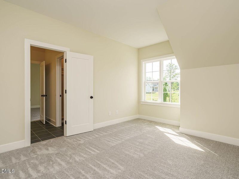 033-1280x960-bedroom