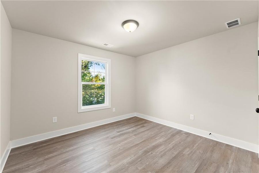 Spacious, unfurnished interior of a new home in , Gainesville (Image 25).