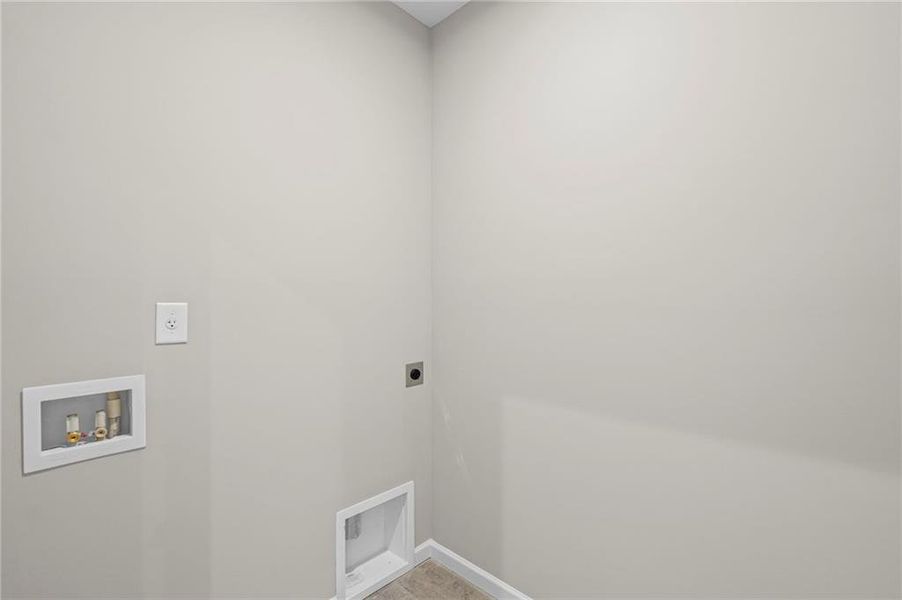 Spacious, unfurnished interior of a new home in Crossvine Estates, Braselton (Image 32).