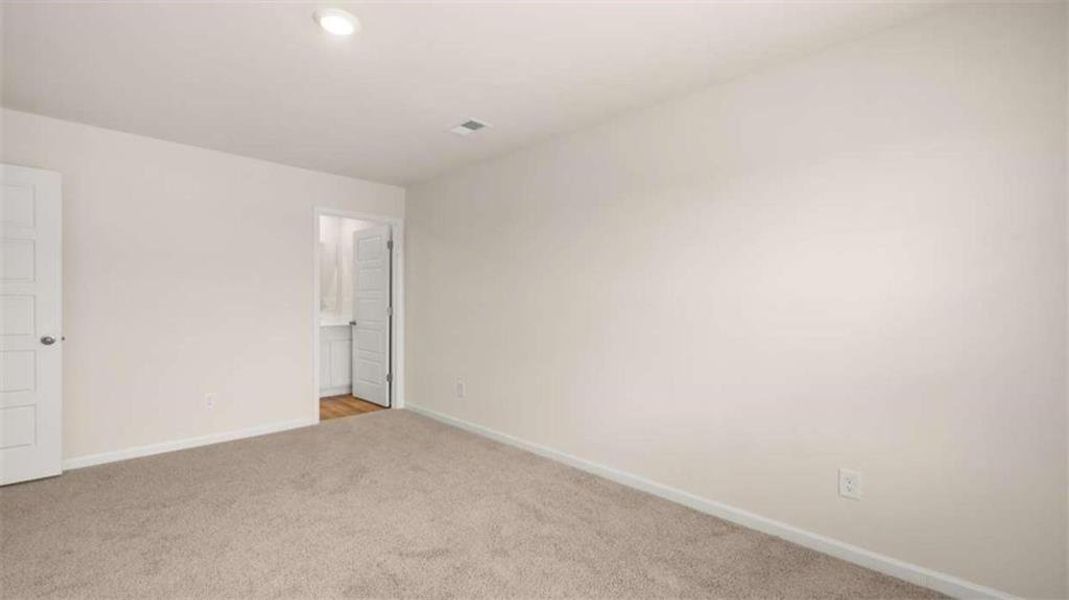 Spacious, unfurnished interior of a new home in Young's Crossing, Stone Mountain (Image 16).