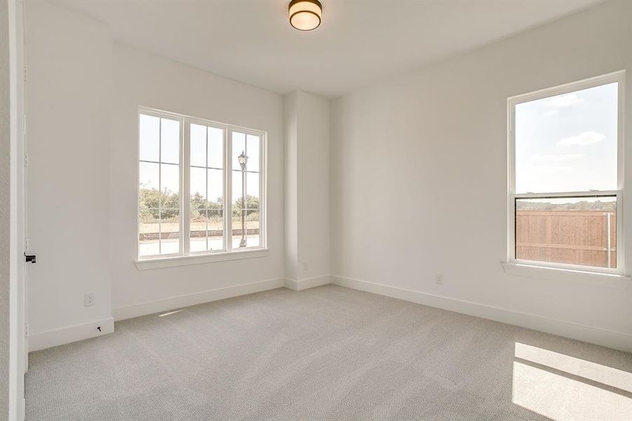 Spacious, unfurnished interior of a new home in Pecan Grove, Burleson (Image 22).