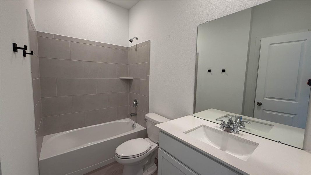 Full Bathroom #1