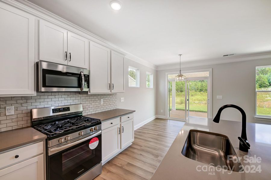 Stainless Steel Appliances and Single Basin Sink