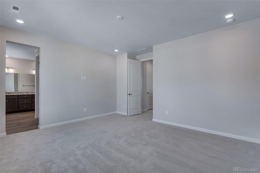 Spacious, unfurnished interior of a new home in Medley at Reunion Ridge, Commerce City (Image 29).