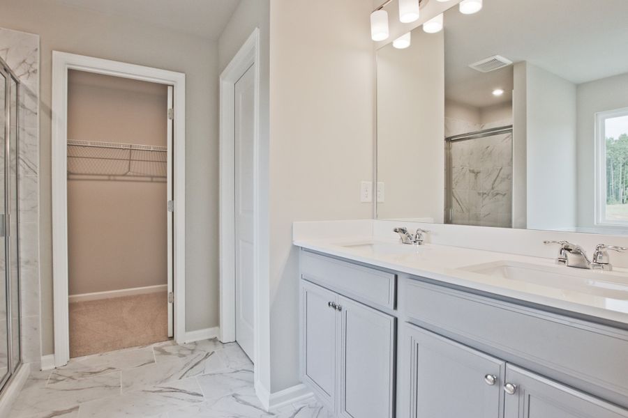 Representative furnished interior of a home built from the Fulton II by Beazer Homes in Cambridge at Steels Bridge, Canton (Image 9).