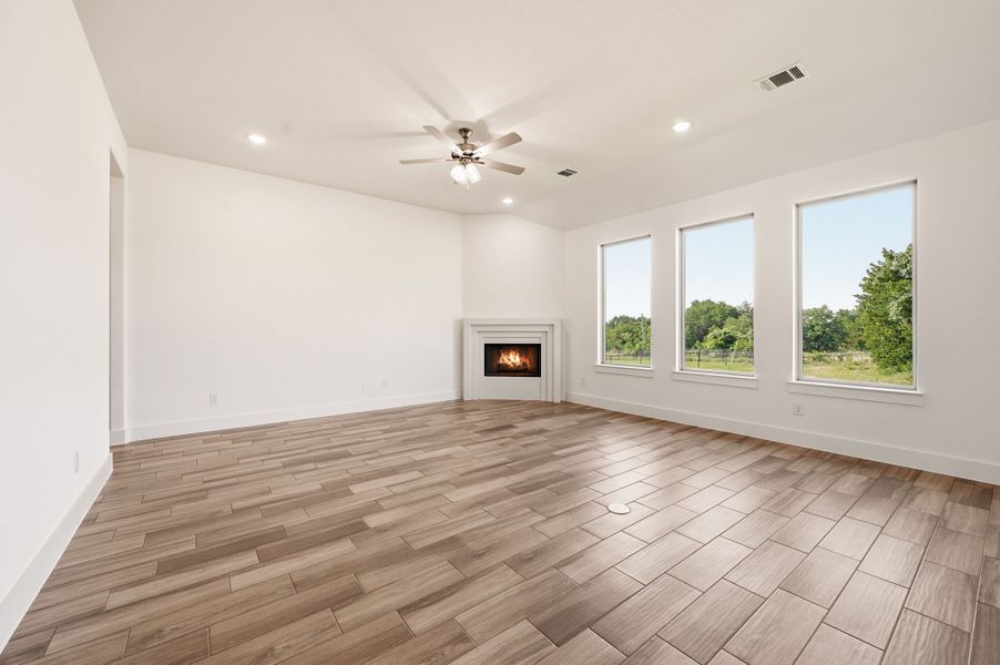 Spacious, unfurnished interior of a new home in Saddleback Estates, Boyd (Image 22).
